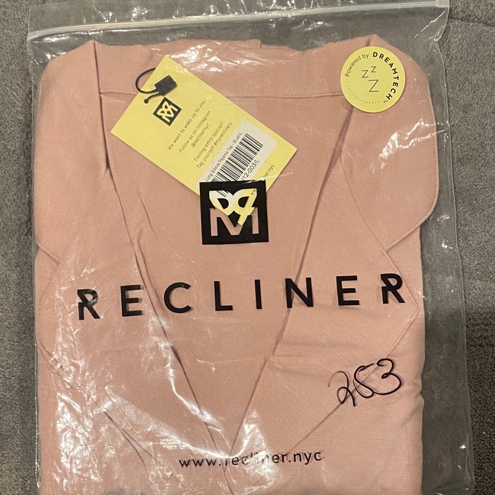 Recliner Blush long sleeve pajama top